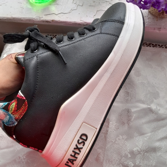 Shoes - Women shoes